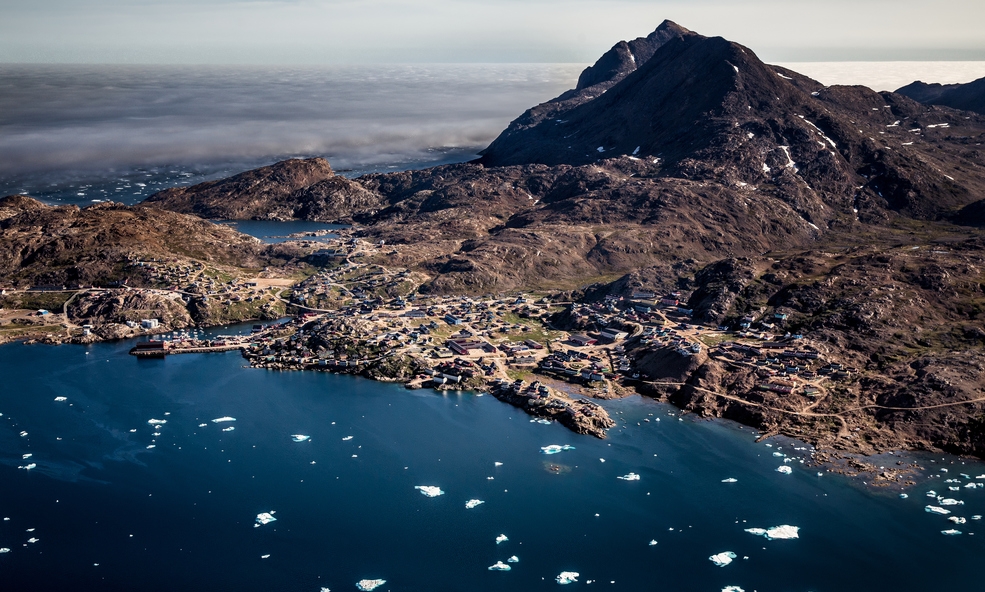 An_aerial_view_of_Tasiilaq_in_East_Greenland_seen_from_an_Air_Zafari_flight._Photo_by_Mads_Pihl_-_Air_Zafari_-_Visit_Greenland_1_slider_1750930841.jpg
