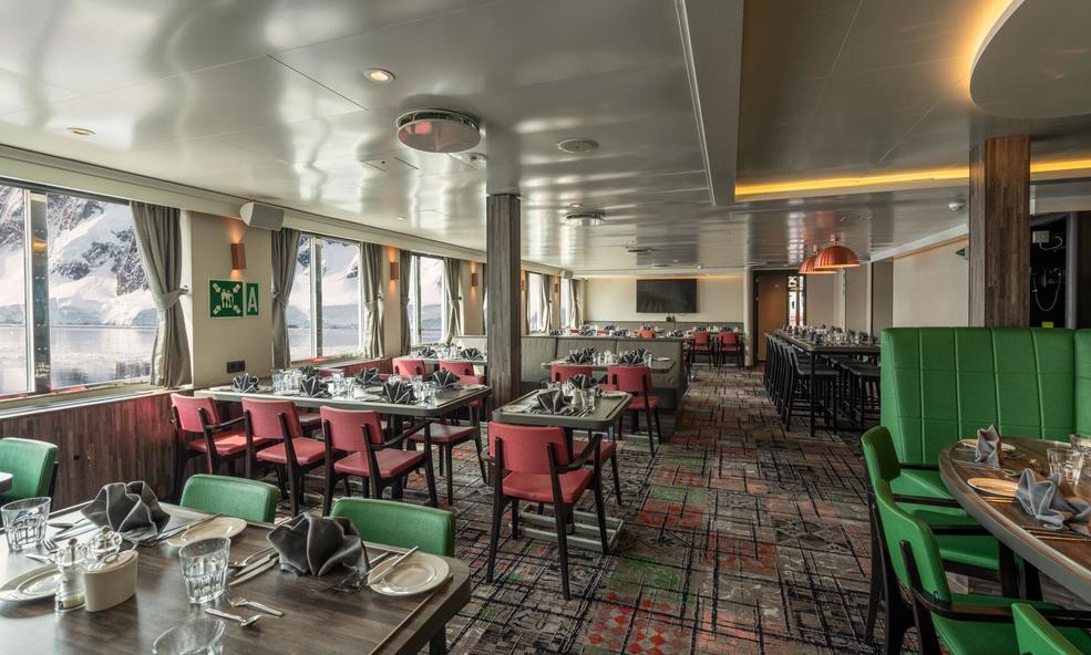 Hondius_Restaurant_-_OKF06824.jpg_Olaf_Kramer_slider_1749718177.jpg