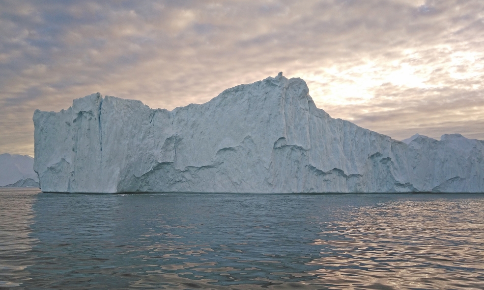 MK_Eisfjord_Mitternachtssonne_slider_1750260054.jpg